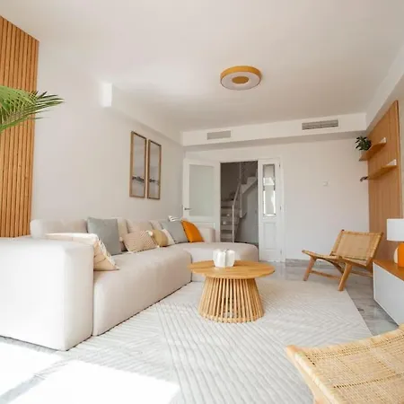 Apartment Bright Nordic Style Penthouse In Beachside *