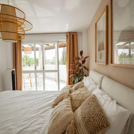 Bright Nordic Style Penthouse In Beachside *