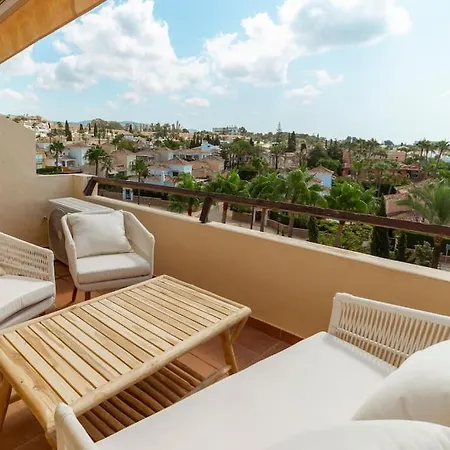 Apartment Bright Nordic Style Penthouse In Beachside *