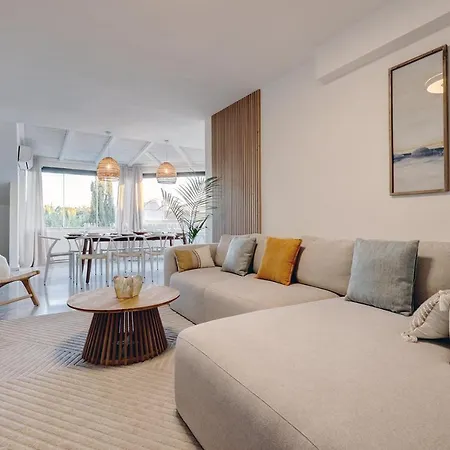 Bright Nordic Style Penthouse In Beachside