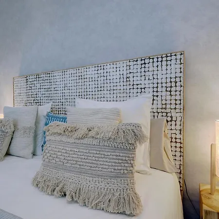 Bright Nordic Style Penthouse In Beachside Apartment *